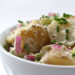 Salată de cartofi cu hrean